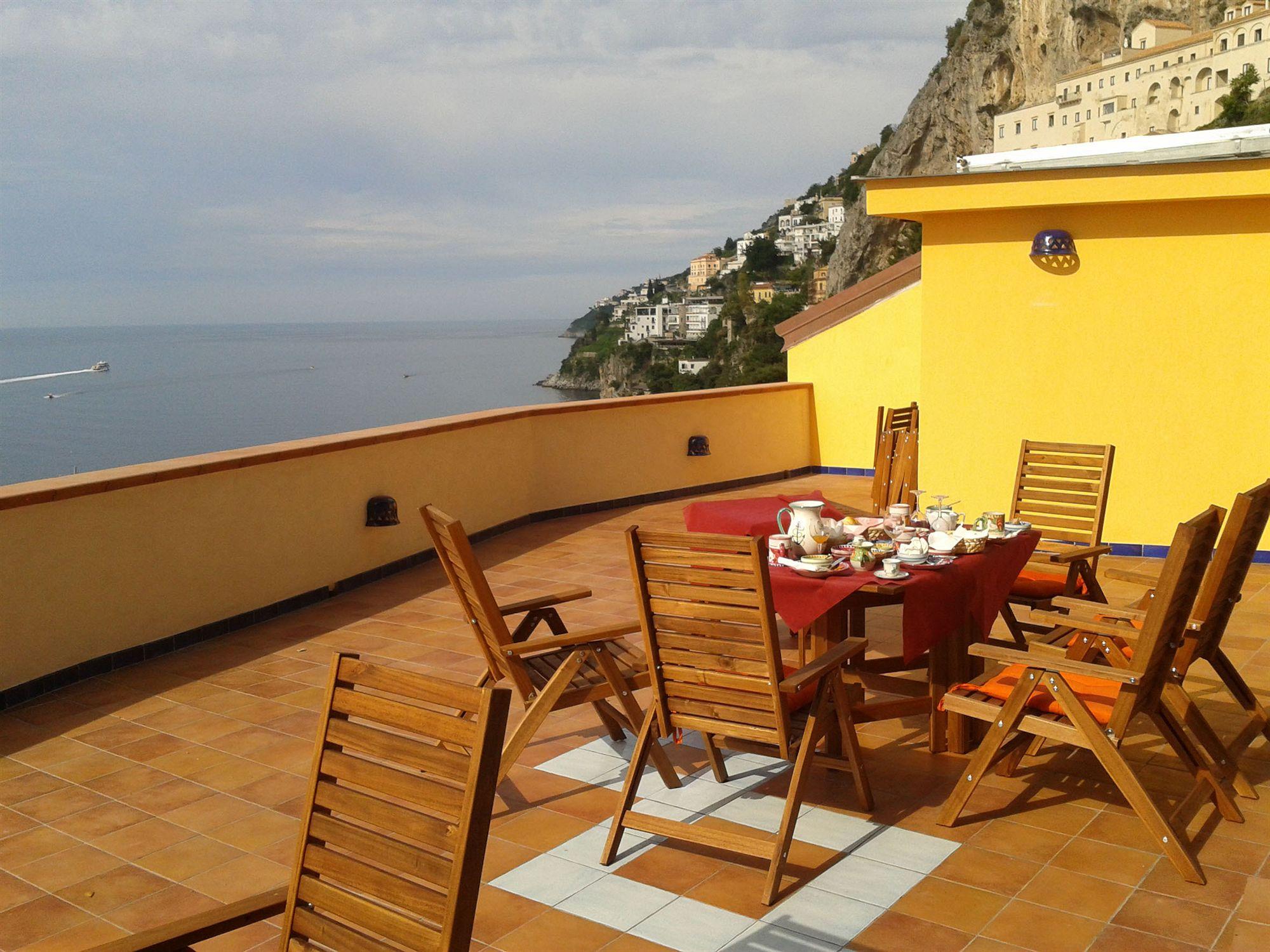 B&B Il Porticciolo Di Amalfi Luaran gambar